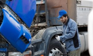 Полуприцепы с тентом: сравнение конструкций и советы по безопасности при эксплуатации